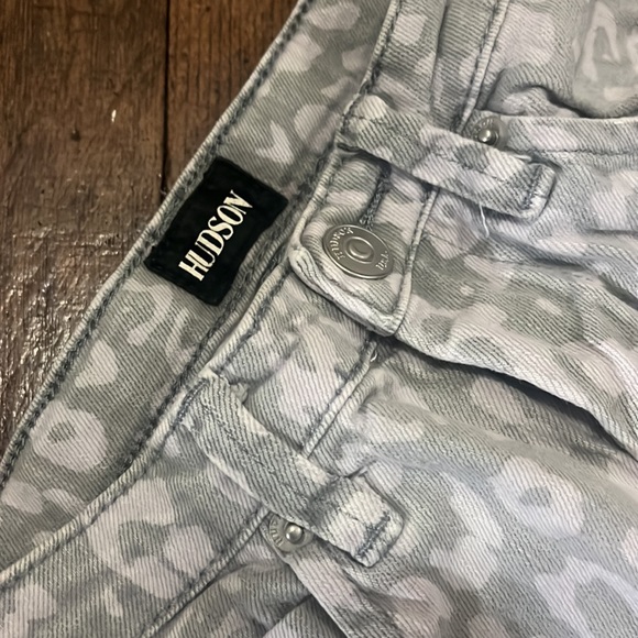 Hudson grey camo denim shorts for girls - Picture 2 of 5